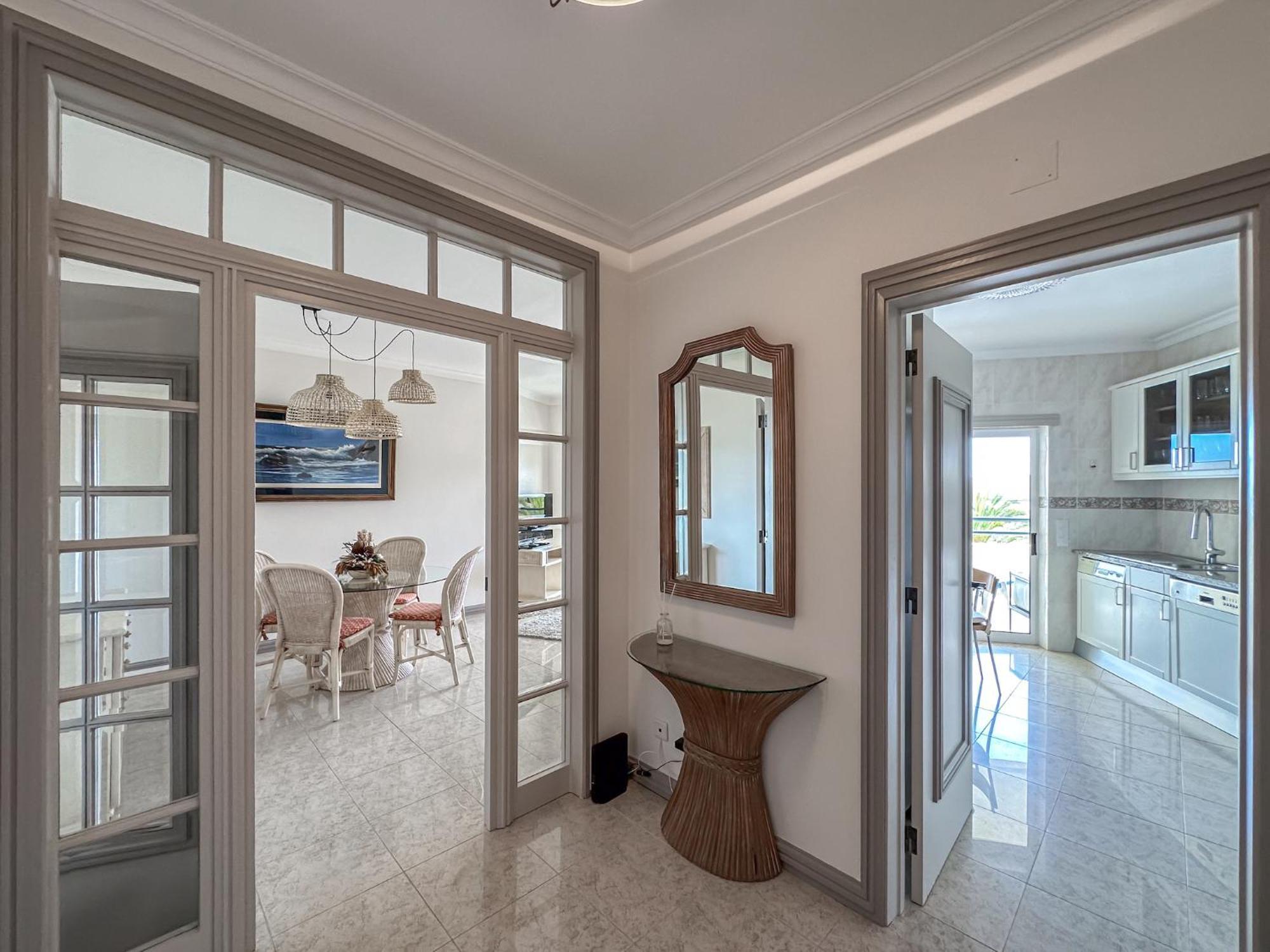 Luxury Wstunning Sea Views, Walk Gale Apartment *